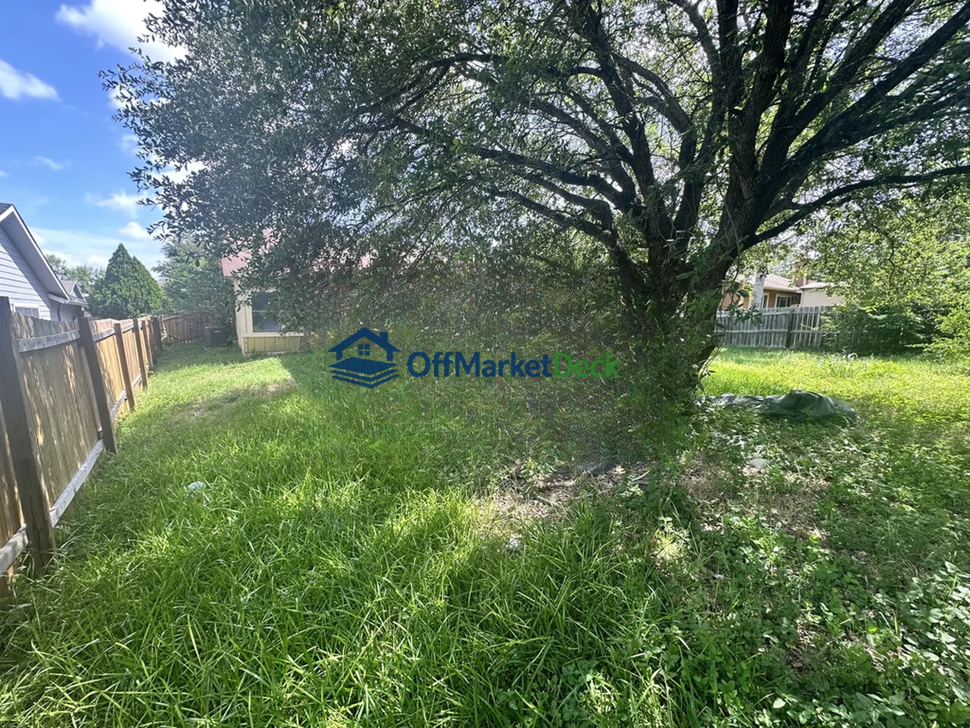 Off-market house in San Antonio, Texas — 3 beds, 2 baths, $157,549 — photo 3 of 3