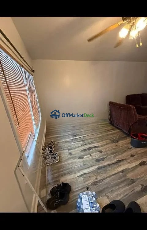 Off-market house in Philadelphia, Pennsylvania — 3 beds, 1.5 baths, $190,000