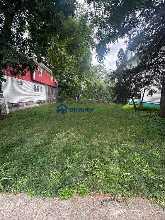 Off-market house in Anderson, Indiana — 4 beds, 1 bath, $66,000