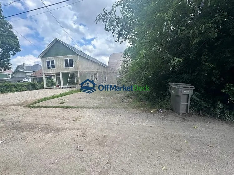 Off-market house in Anderson, Indiana — 4 beds, 1 bath, $66,000 — photo 8 of 8