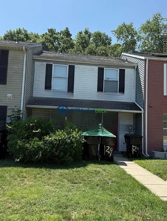 Off-market townhome in Winslow Township, New Jersey — 3 beds, 1.5 baths, $205,000 - Blurred background Image