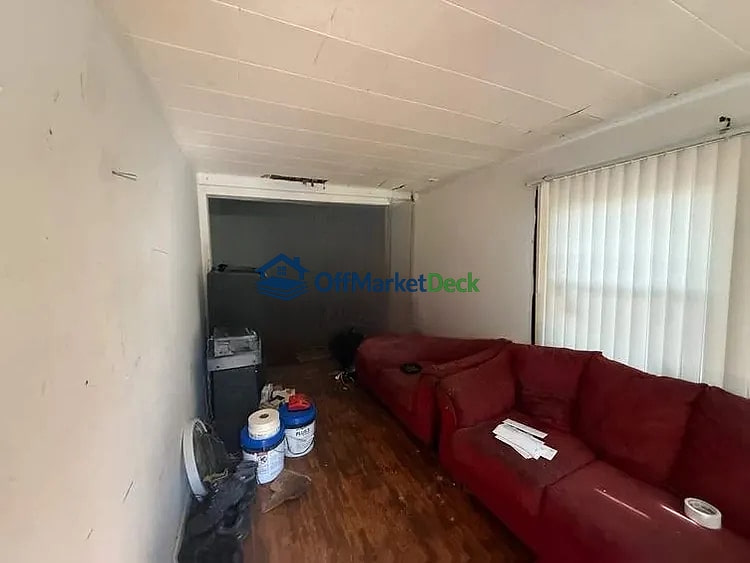 Off-market house in Benton Harbor, Michigan — 4 beds, 2 baths, $53,800 — photo 8 of 8