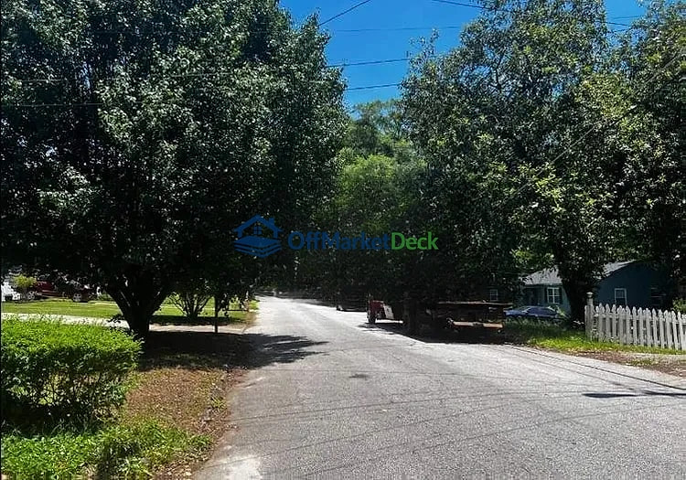 Off-market house in Atlanta, Georgia — 3 beds, 1 bath, $135,000 — photo 4 of 8