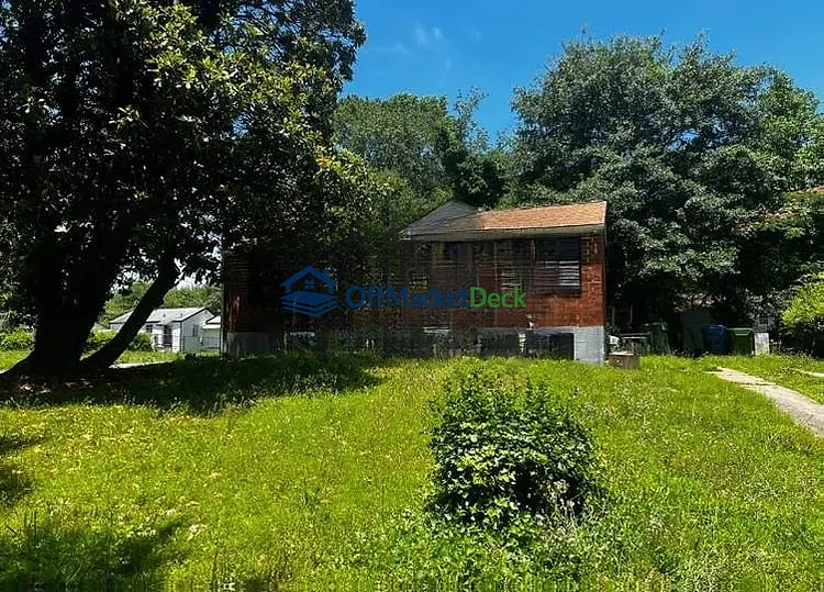 Off-market house in Atlanta, Georgia — 3 beds, 1 bath, $135,000 — photo 2 of 8