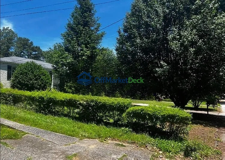 Off-market house in Atlanta, Georgia — 3 beds, 1 bath, $135,000 — photo 3 of 8