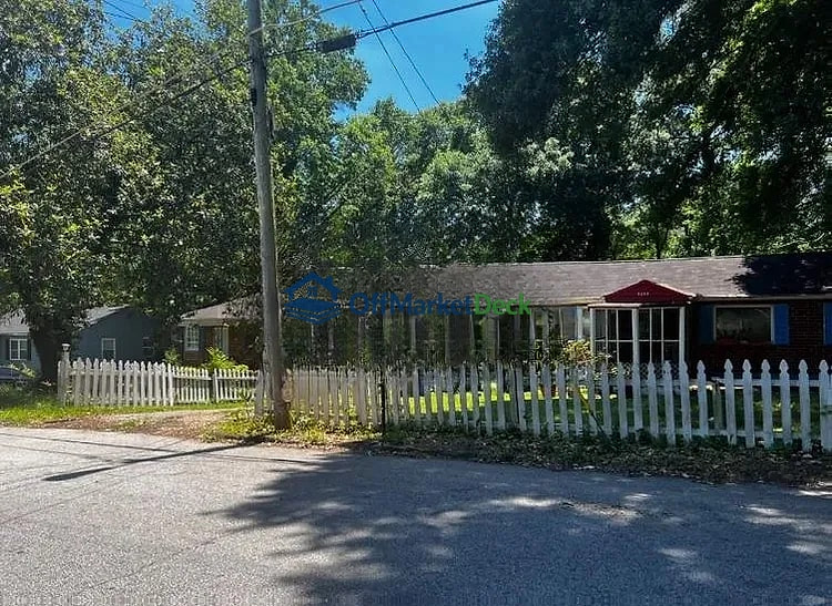 Off-market house in Atlanta, Georgia — 3 beds, 1 bath, $135,000 — photo 5 of 8