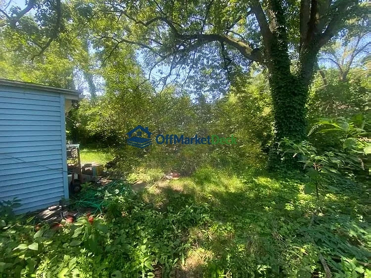 Off-market house in South Bend, Indiana — 3 beds, 1 bath, $44,900 — photo 6 of 8