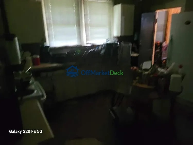 Off-market house in Jackson, Tennessee — 4 beds, 1 bath, $70,000 — photo 5 of 8