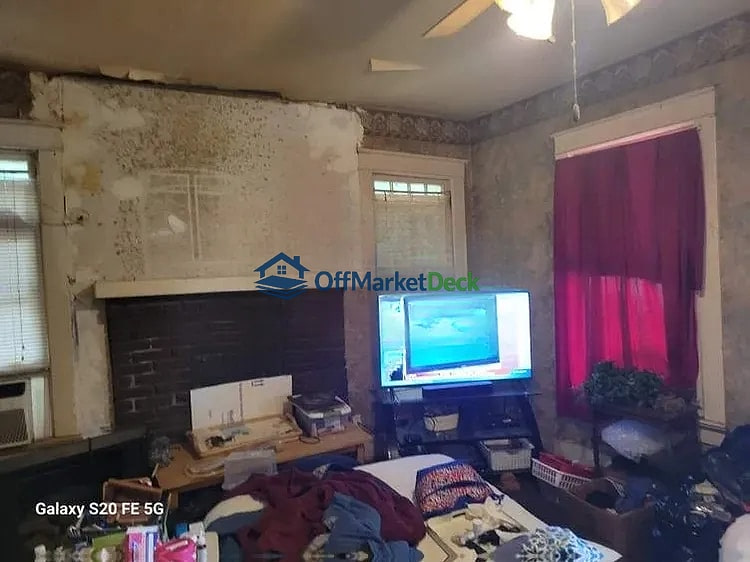 Off-market house in Jackson, Tennessee — 4 beds, 1 bath, $70,000 — photo 3 of 8