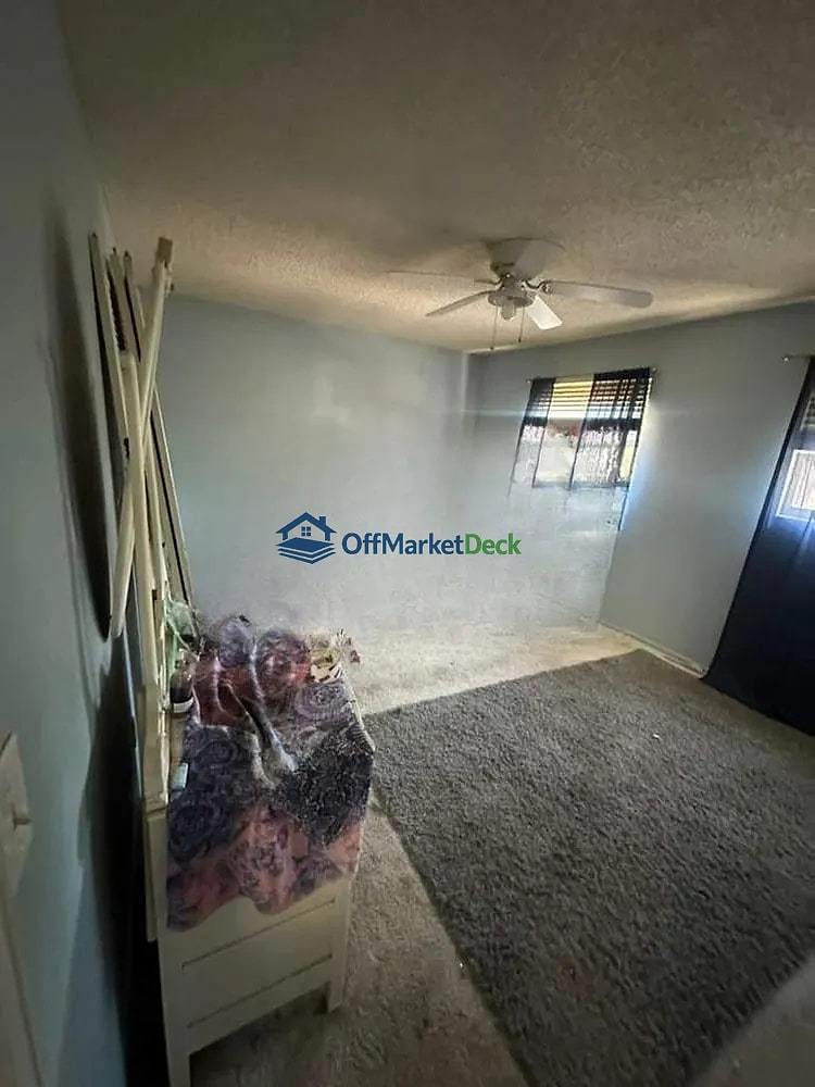 Off-market house in Aurora, Colorado — 3 beds, 3 baths, $370,000 — photo 7 of 8