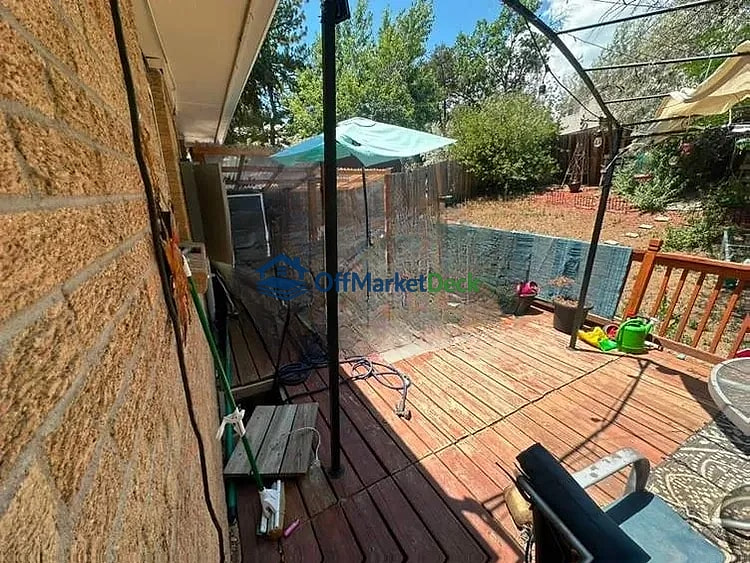 Off-market house in Aurora, Colorado — 3 beds, 3 baths, $370,000 — photo 4 of 8