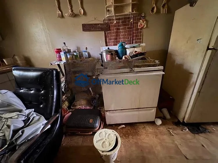 Off-market house in Smiths Station, Alabama — 2 beds, 1 bath, $39,000 — photo 8 of 8