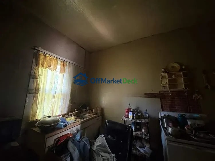 Off-market house in Smiths Station, Alabama — 2 beds, 1 bath, $39,000 — photo 7 of 8