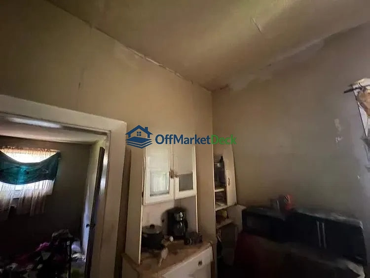 Off-market house in Smiths Station, Alabama — 2 beds, 1 bath, $39,000 — photo 6 of 8
