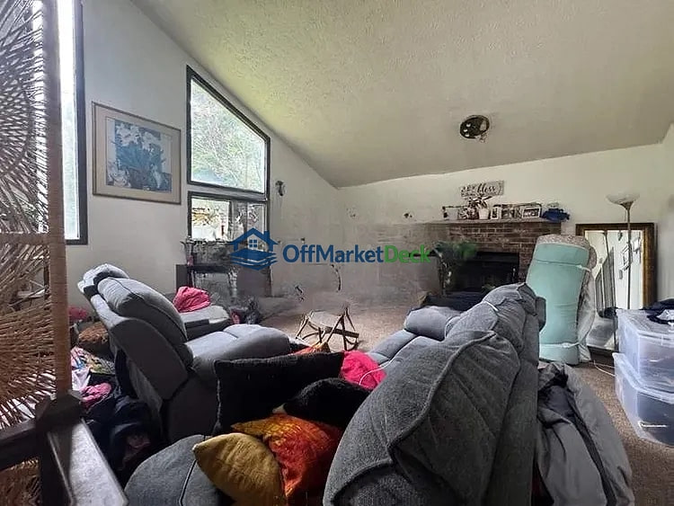 Off-market house in Tobyhanna, Pennsylvania — 3 beds, 2 baths, $135,000 — photo 8 of 8