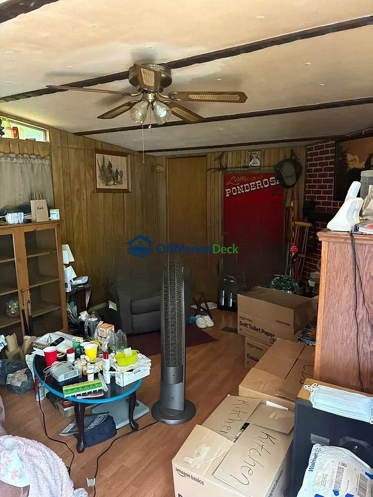 Off-market house in Madisonville, Tennessee — 2 beds, 1 bath, $49,000 — photo 5 of 8