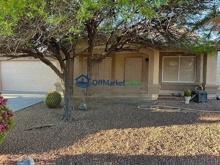 Off-market house in Apache Junction, Arizona — 3 beds, 2 baths, $349,900 — photo 5 of 8