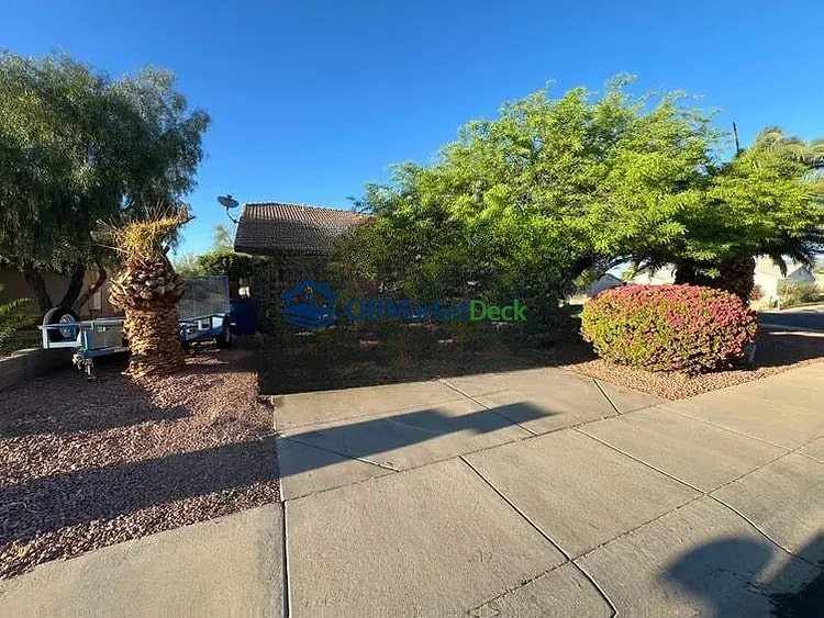 Off-market house in Apache Junction, Arizona — 3 beds, 2 baths, $349,900 — photo 2 of 8