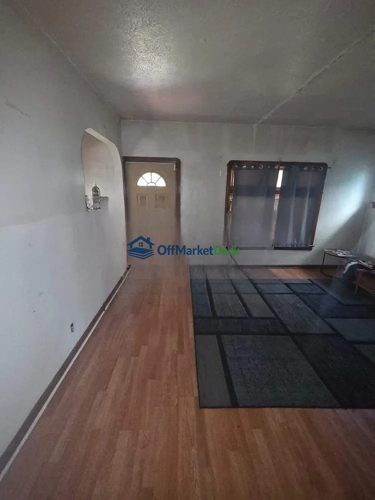 Off-market house in Cleveland, Ohio — 4 beds, 3 baths, $85,000 — photo 4 of 8