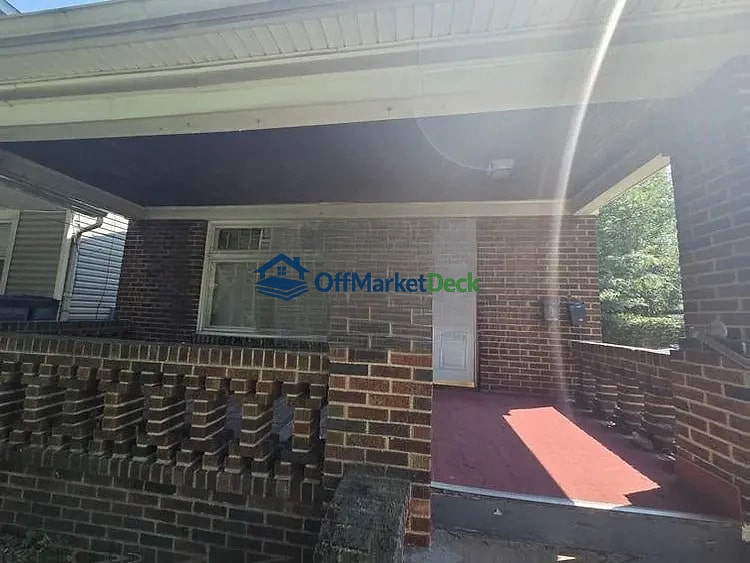 Off-market house in Cleveland, Ohio — 4 beds, 3 baths, $85,000 — photo 2 of 8
