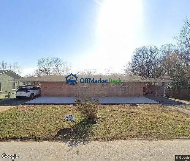 Off-market house in Denison, Texas — 8 beds, 4 baths, $385,000 — photo 3 of 3