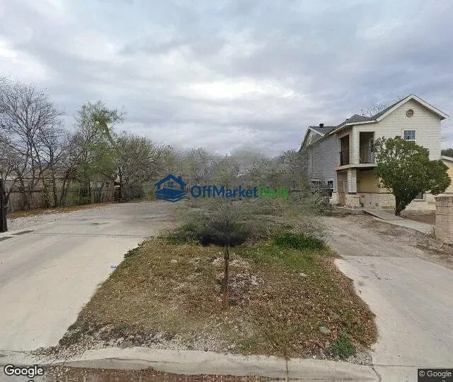 Off-market house in San Antonio, Texas — 12 beds, 8 baths, $720,000 — photo 2 of 3