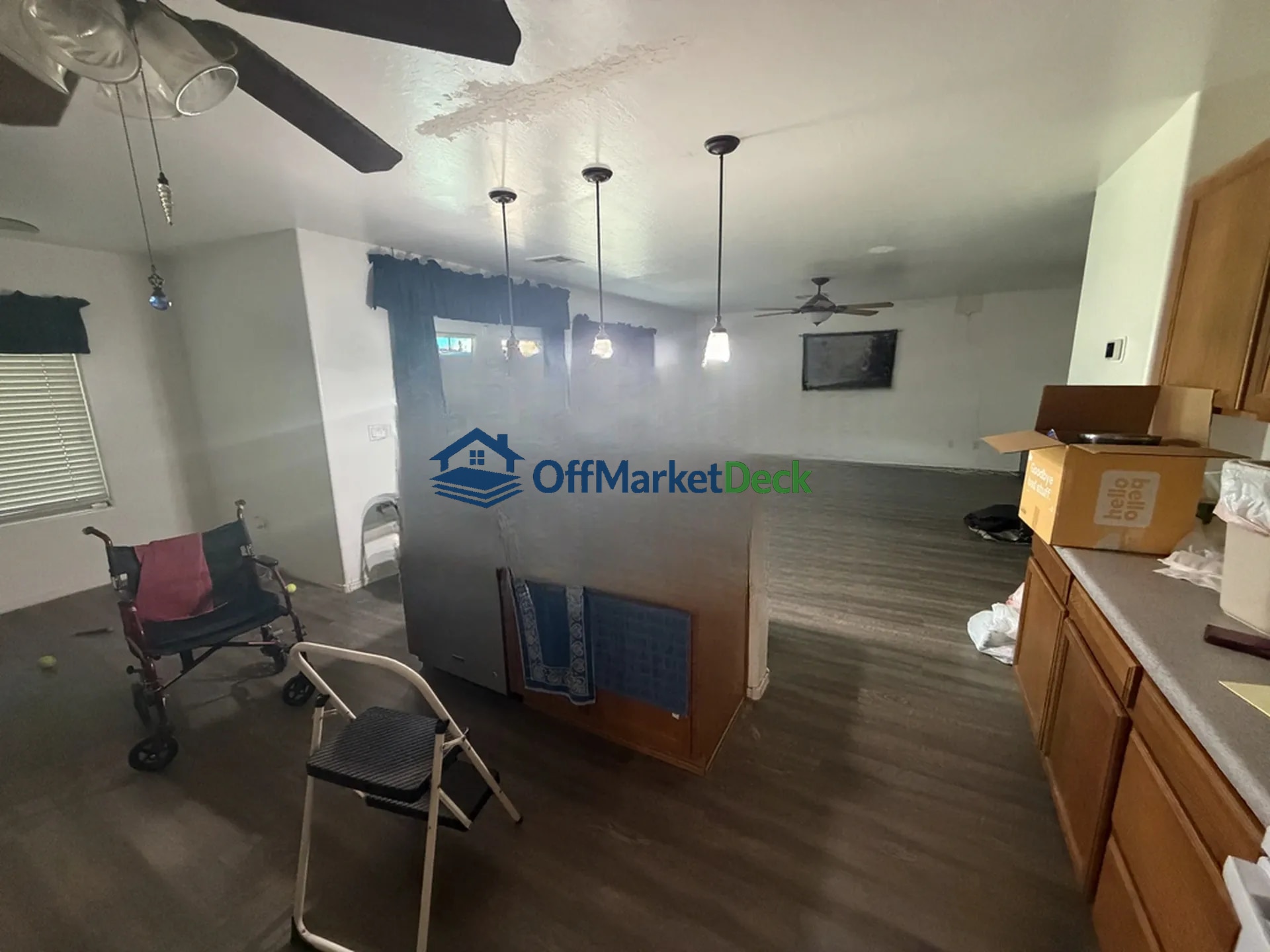 Off-market house in Peoria, Arizona — 5 beds, 2.5 baths, $389,990 — photo 3 of 8