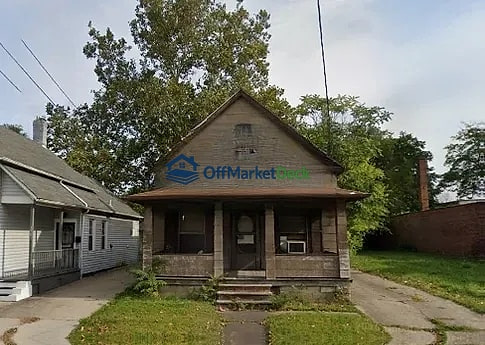 Off-market house in Cleveland, Ohio — 4 beds, 1 bath, $25,000 — photo 3 of 3
