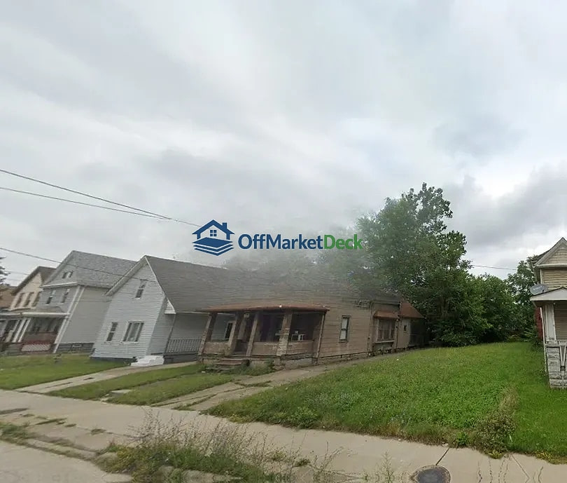 Off-market house in Cleveland, Ohio — 4 beds, 1 bath, $25,000 — photo 2 of 3