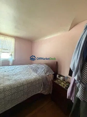 Off-market house in Cleveland, Ohio — 3 beds, 1.5 baths, $159,000 — photo 2 of 8