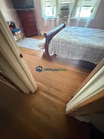 Off-market house in Cleveland, Ohio — 3 beds, 1.5 baths, $159,000 — photo 4 of 8