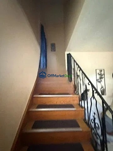 Off-market house in Cleveland, Ohio — 3 beds, 1.5 baths, $159,000 — photo 5 of 8