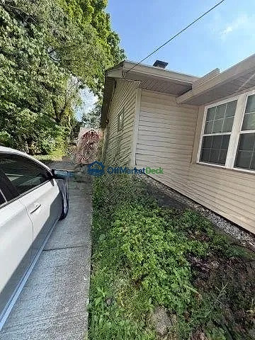 Off-market house in South Euclid, Ohio — 2 beds, 1 bath, $135,000 — photo 8 of 8