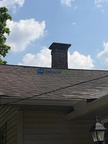 Off-market house in South Euclid, Ohio — 2 beds, 1 bath, $135,000 — photo 7 of 8