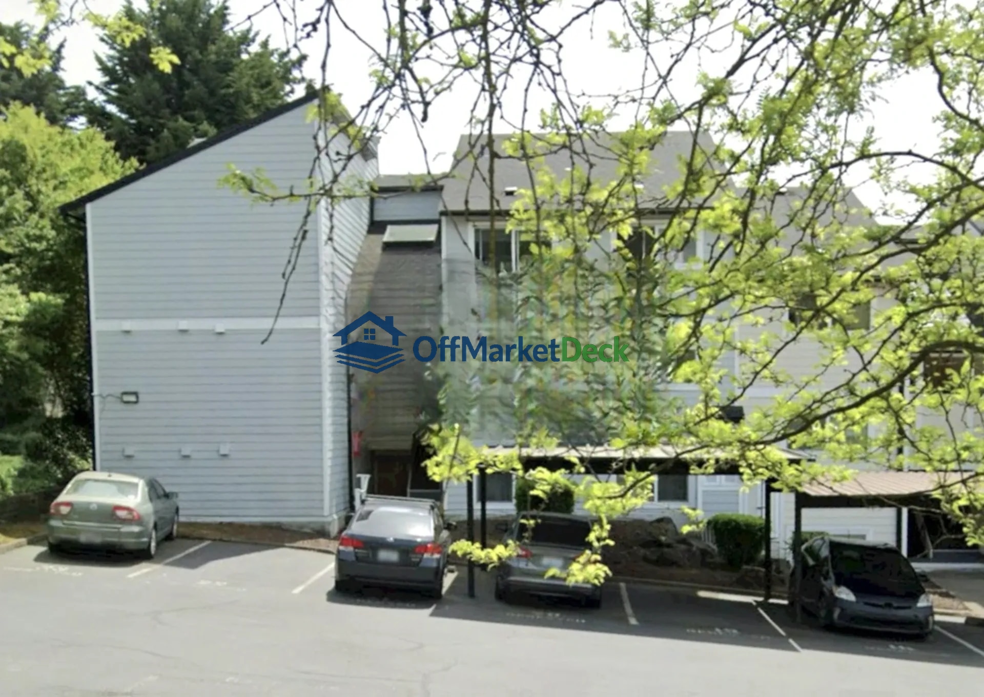 Off-market house in Tukwila, Washington — 2 beds, 1.5 baths, $30,000 — photo 2 of 4