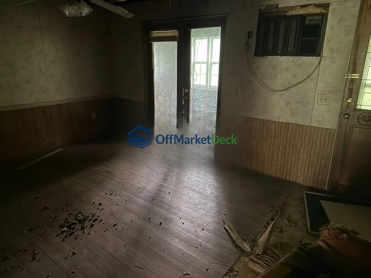 Off-market house in Guntersville, Alabama — 5 beds, 2 baths, $130,000 — photo 4 of 8