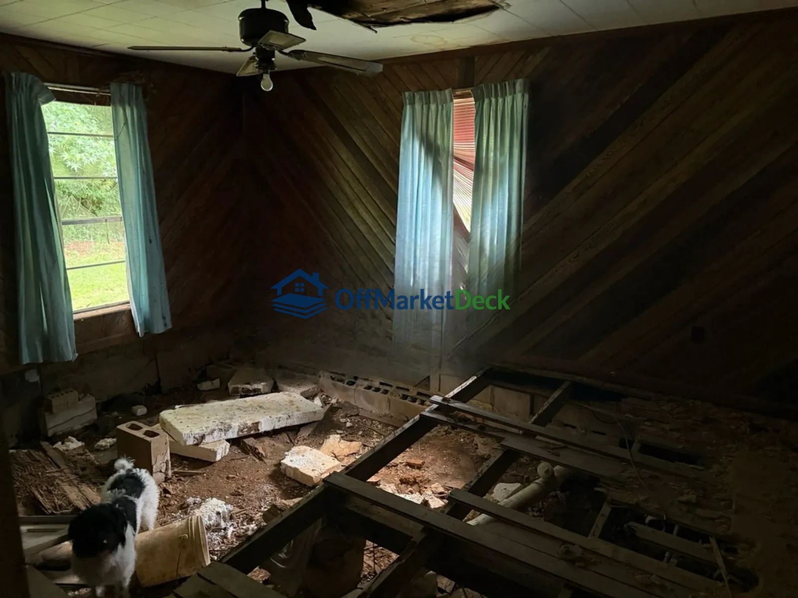 Off-market house in Guntersville, Alabama — 5 beds, 2 baths, $130,000 — photo 5 of 8