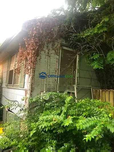 Off-market house in Kansas City, Missouri — 2 beds, 1 bath, $75,900 — photo 5 of 8