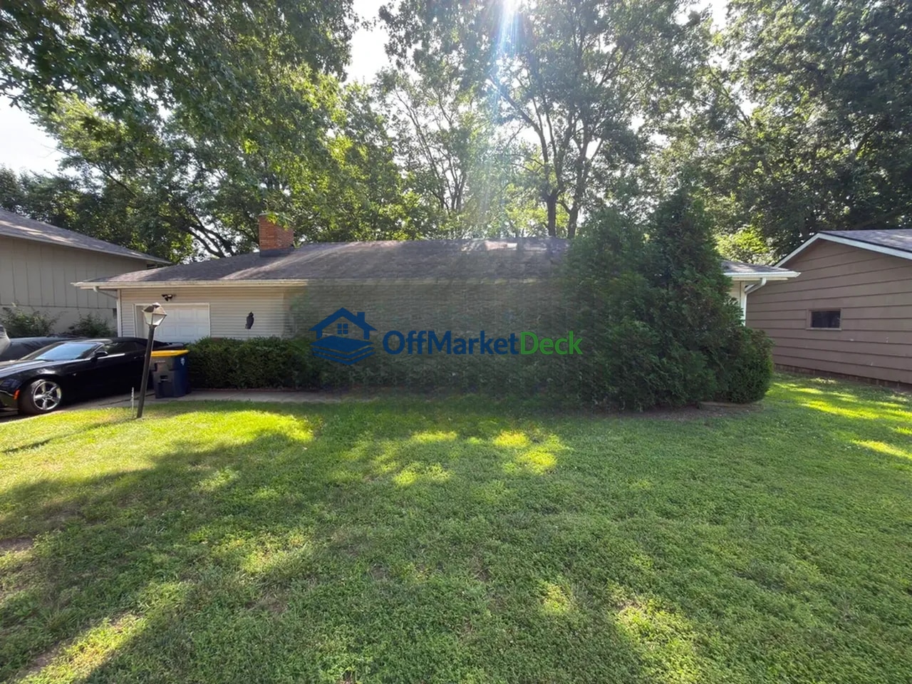 Off-market house in Kansas City, Missouri — 3 beds, 2.5 baths, $124,900 — photo 2 of 8