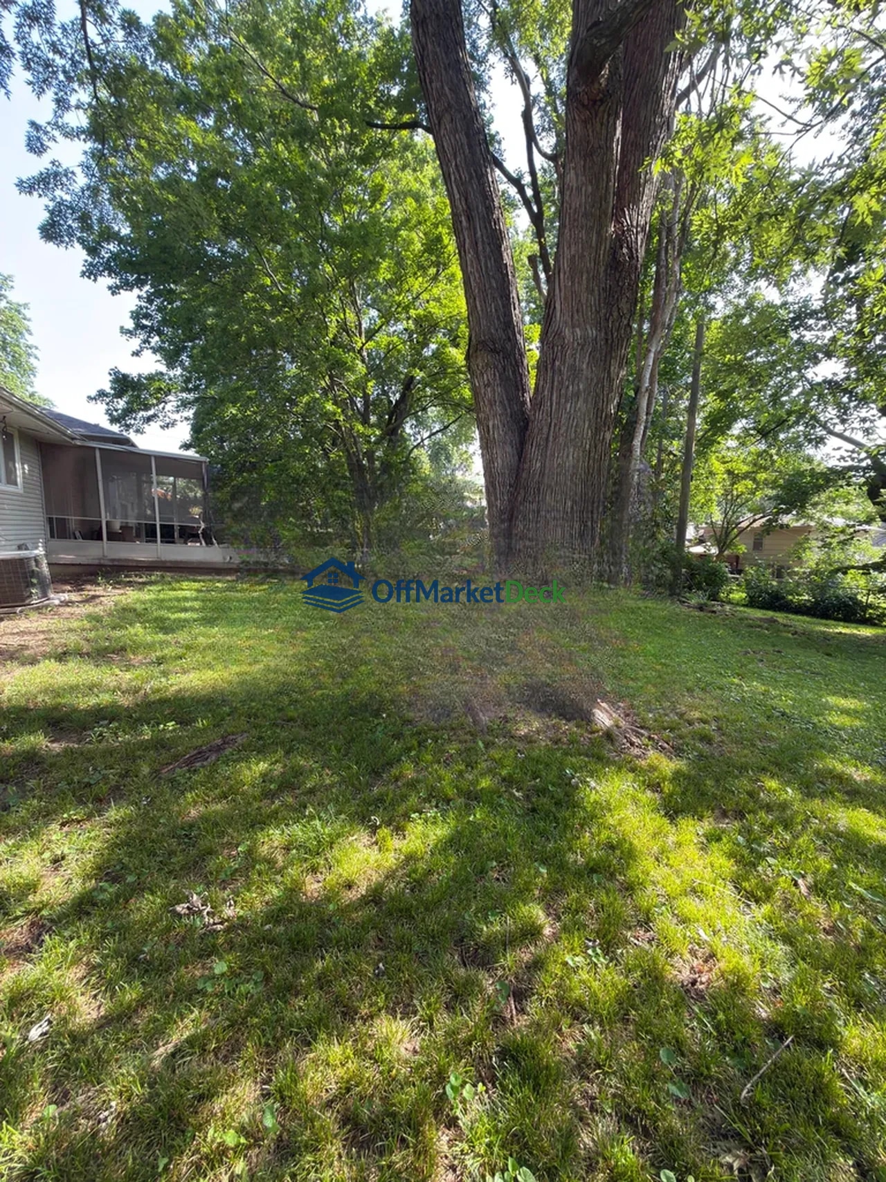 Off-market house in Kansas City, Missouri — 3 beds, 2.5 baths, $124,900 — photo 6 of 8