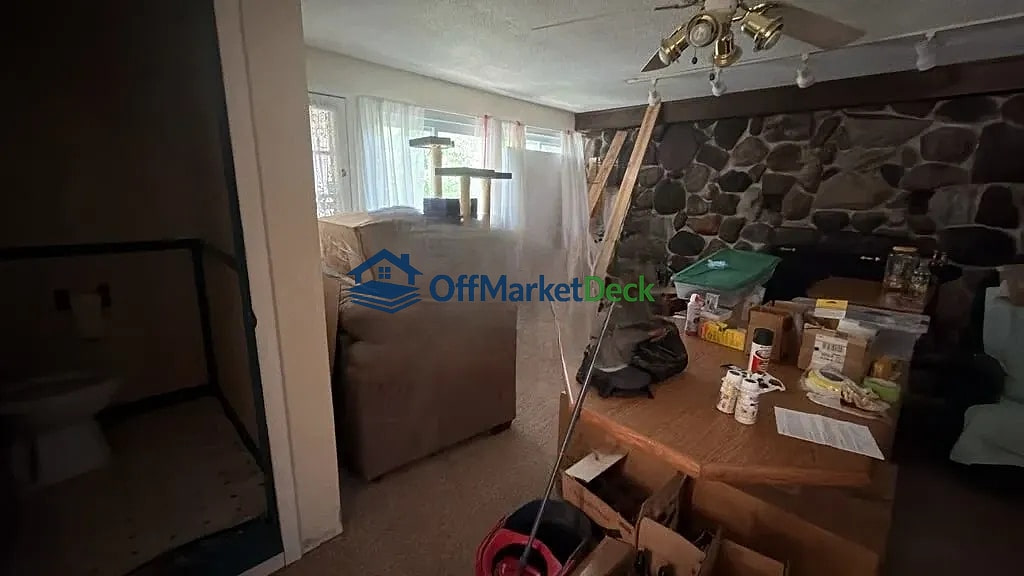 Off-market house in Troy, Michigan — 3 beds, 3 baths, $294,900 — photo 6 of 8