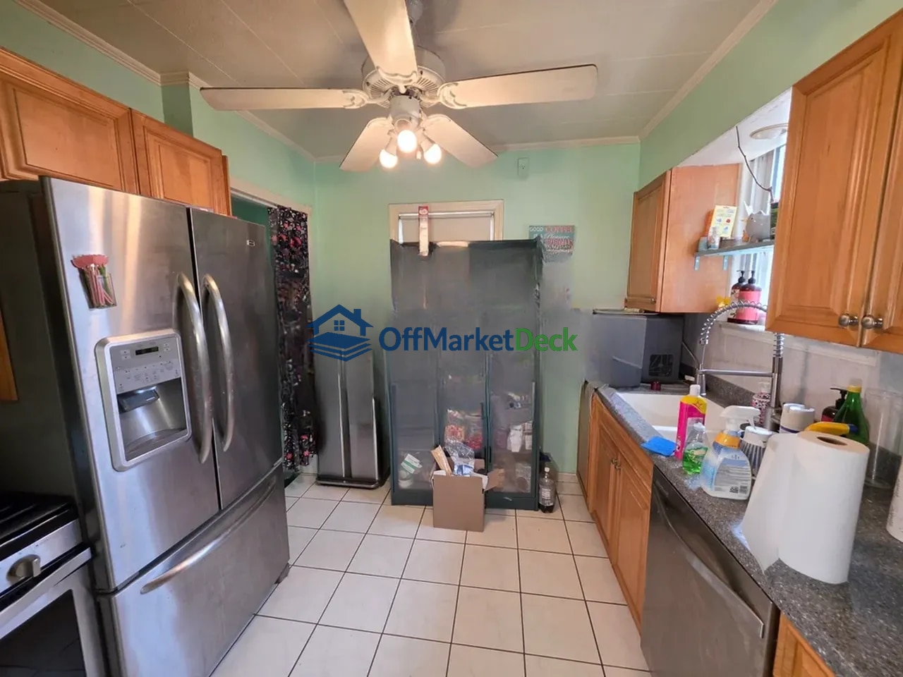 Off-market house in Allen Park, Michigan — 3 beds, 2 baths, $174,900 — photo 6 of 8