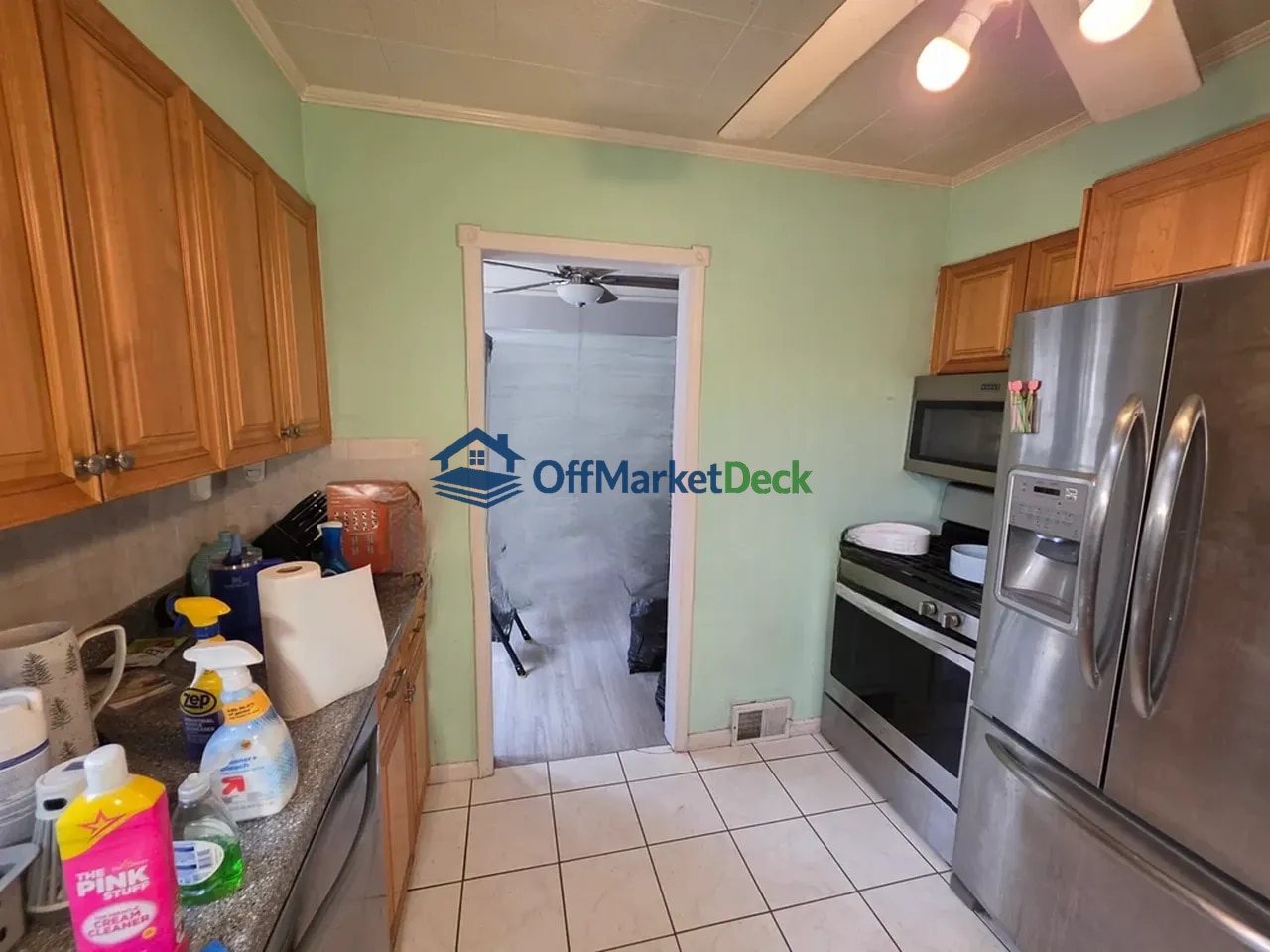 Off-market house in Allen Park, Michigan — 3 beds, 2 baths, $174,900 — photo 7 of 8