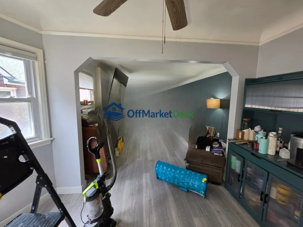Off-market house in Allen Park, Michigan — 3 beds, 2 baths, $174,900 — photo 8 of 8