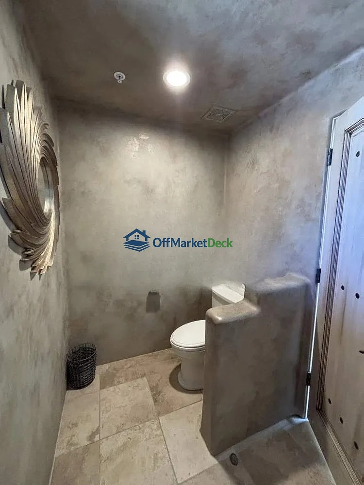 Off-market house in Scottsdale, Arizona — 4 beds, 5 baths, $2,050,000 — photo 4 of 8