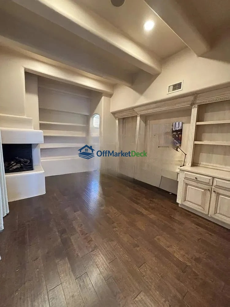 Off-market house in Scottsdale, Arizona — 4 beds, 5 baths, $2,050,000 — photo 6 of 8