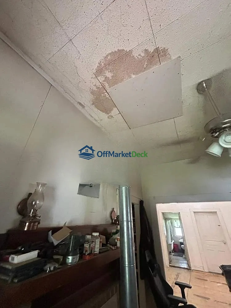 Off-market house in Athens, Tennessee — 2 beds, 1 bath, $123,347 — photo 6 of 8