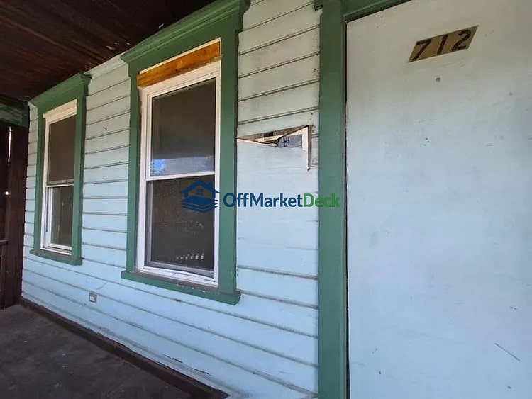 Off-market house in Syracuse, New York — 3 beds, 1 bath, $72,200 — photo 5 of 8