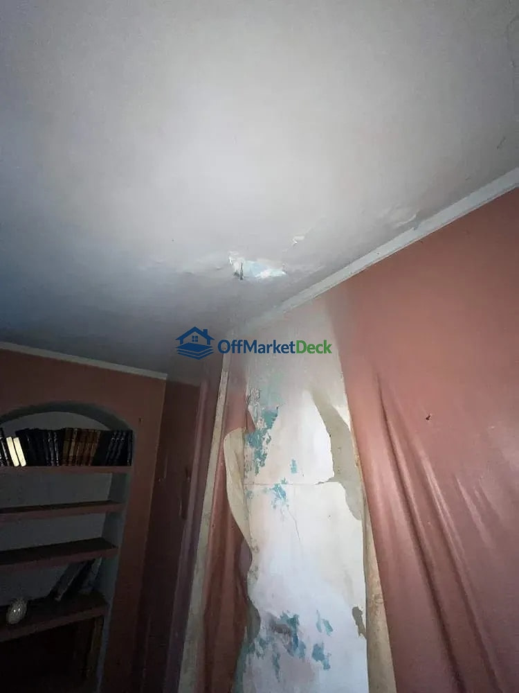 Off-market house in Milltown, Indiana — 3 beds, 1 bath, $7,700 — photo 4 of 8