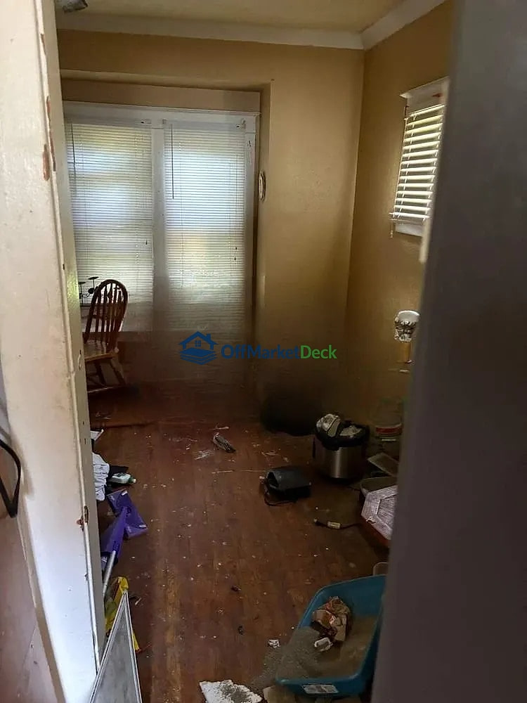 Off-market house in Toledo, Ohio — 3 beds, 1 bath, $18,485 — photo 4 of 8